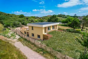 Beautiful modern house with direct sea access - Image 3