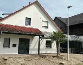 Modern 90 m² Apartment & Outdoor seating area - Image 3