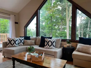 Blue Lakeview Home - Image 3