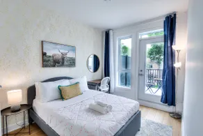 Montreal's Guest Palace in a 2bedroom Apartment - Image 2