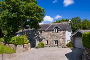 Large modern house with hot tub near Mousehole - Image 5