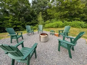 Lake View Retreat • Fire Pit • Sleeps 10 - Image 5
