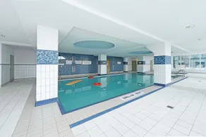CN Tower Views, Indoor Pool & Gym Access - Image 5