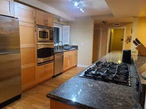 Westside Retreat w Yard, Grill, Hot Tub, Near Sofi Stadium, LAX, and the Beach - Image 3