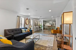 On Brady St. | Parking | HiHat Lounge Lofts | AC - Image 2