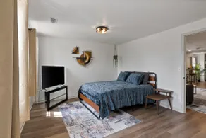 On Brady St. | Parking | HiHat Lounge Lofts | AC - Image 3