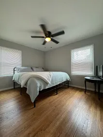 Cozy 1BR • Work-ready Wi-Fi • Self check-in - Image 5