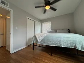 Cozy 1BR • Work-ready Wi-Fi • Self check-in - Image 4