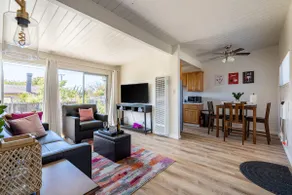 Cozy 2 Bedroom Apartment in Convenient Location - Image 3