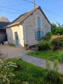 The little house in the nature - Image 4