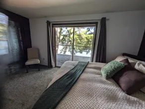 Lakefront winter retreat level - Image 3
