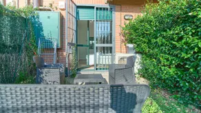 App 7 Modern apartment with private garden - Image 2