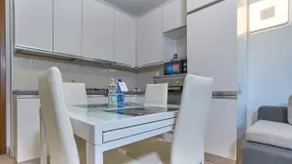 App 7 Modern apartment with private garden - Image 5