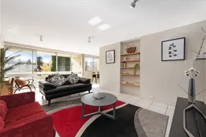 2-Bedroom, Kingston home, Parking & Wifi - Image 1