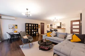 90m² Apartment | Metro 2 min + AC + Easy Parking - Image 2