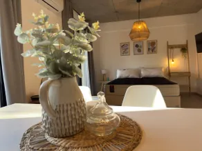 Modern Luxury - Industrial design & comfy all year - Image 2