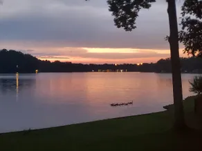 Lake home with Kayaks - Image 4
