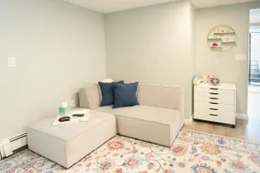 Cozy One Bedroom Private Unit - Prime Location! - Image 2