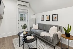 Collingwood Boutique Suites - Unit C - Image 3
