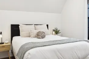 Collingwood Boutique Suites - Unit C - Image 5