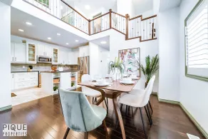 *Bright Luxury Home*Hot Tub*Sunroom*King Bed*AC* - Image 2
