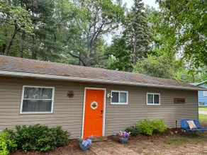 Spend time in the Sun and Sand at Cozy Cottage of Caseville. - Image 2