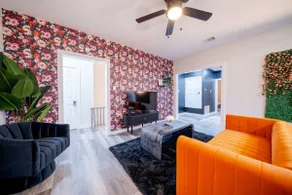 Bed of Roses-Aesthetic Apartment in Uptown Dallas - Image 4