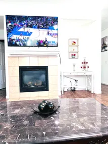 Spacious Family Home, Beautiful Yard & Game Room - Image 4