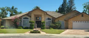 HIGH-END 4 beds w/ Pool, Great location - Image 3
