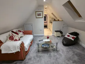 A “Home away from home” with spectacular views - Image 2