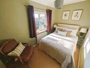 King Arthur's Rest House, Hot Tub & Garden Sleeps 10 - Image 2