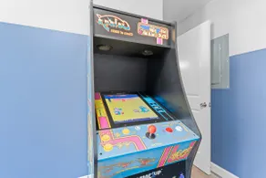 Pool is Open! New, #1 Location, Mt Views, Arcade - Image 5