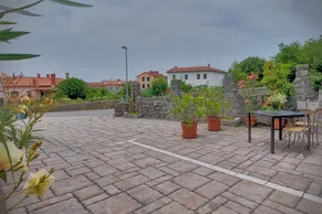 Apartment Abèl – A Relaxing Retreat in Karst - Image 4