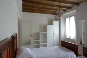 20th-century residence - Image 3