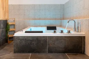 Premium apartment with Jacuzzi, terrace and air conditioning - Image 2