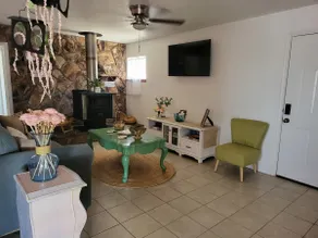 Best Value 2BR Apt | King Bed & Fast Wi-Fi - Image 4