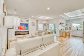 Group Waterfront Getaway | 9 Beds | Sleeps 14 - Image 3