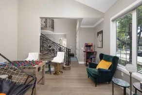 Designer 4B3B Home｜Prime Location in Pasadena - Image 3