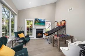 Designer 4B3B Home｜Prime Location in Pasadena - Image 2
