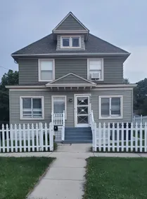 Near Victoria Casion & Elgin IL historic district - Image 2