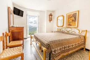 The Terrace of Cerese-private parking and garden - Image 2