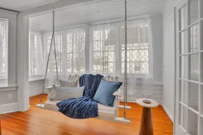 West Hartford Center- Charming New England Apt - Image 3