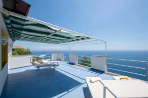 Terrace overlooking the sea - Image 5