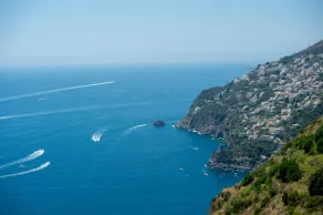 Terrace overlooking the sea - Image 3