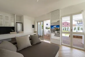 Cozy House with garden & pool - Image 2