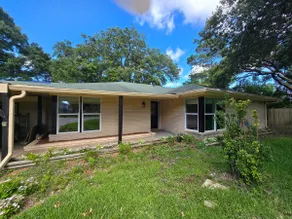 Fully Accessible 1 Story Gated Home 5B3B Huge Yard - Image 2