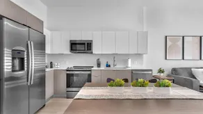 Fast WiFi-Kitchen-Free Parking-Great Location#110 - Image 3