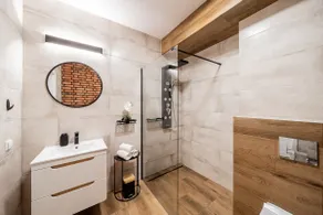 Close to the sea - air conditioning - parking - large bathroom - Image 3