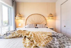Stylish Oasis: 2 King BR w/Parking,Near DT&Airport - Image 3