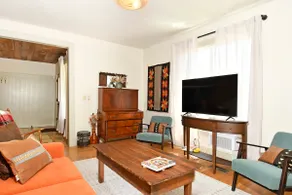 Linfield Farmhouse - Image 4